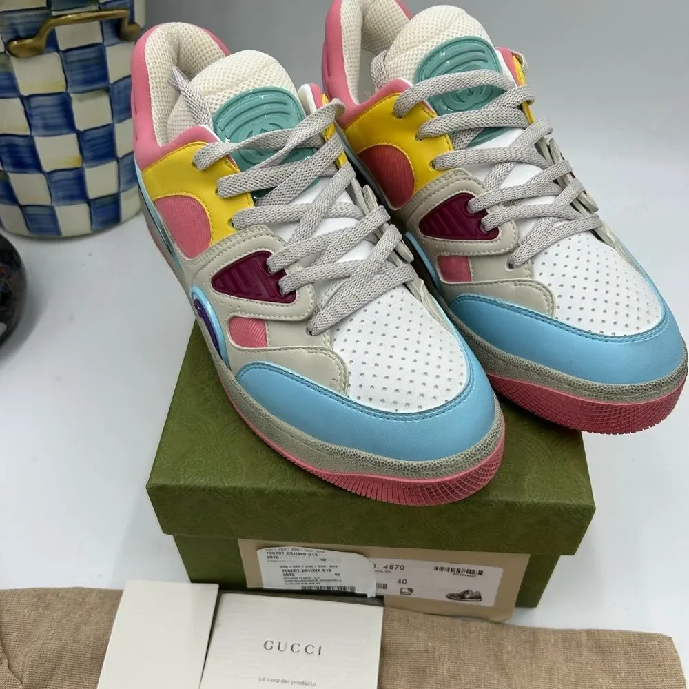 Women's Gucci basket, distressed, low top leather sneakers size 40 made in Italy